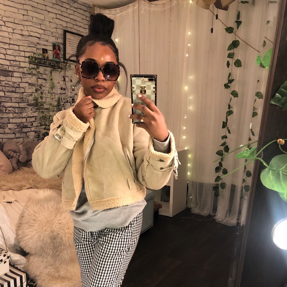 FAUX SHEARLING CROPPED JACKET